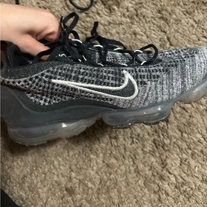 Vapor Max women’s 9
